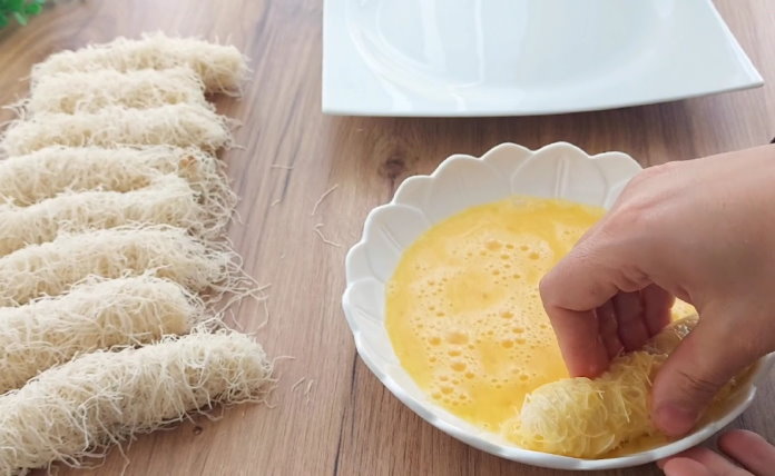 Kadayıf dolmalarının yumurtalanma aşaması.